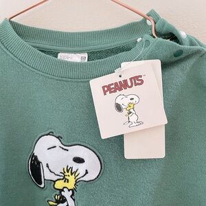 Uniqlo X Peanuts pullover sweater (3T)